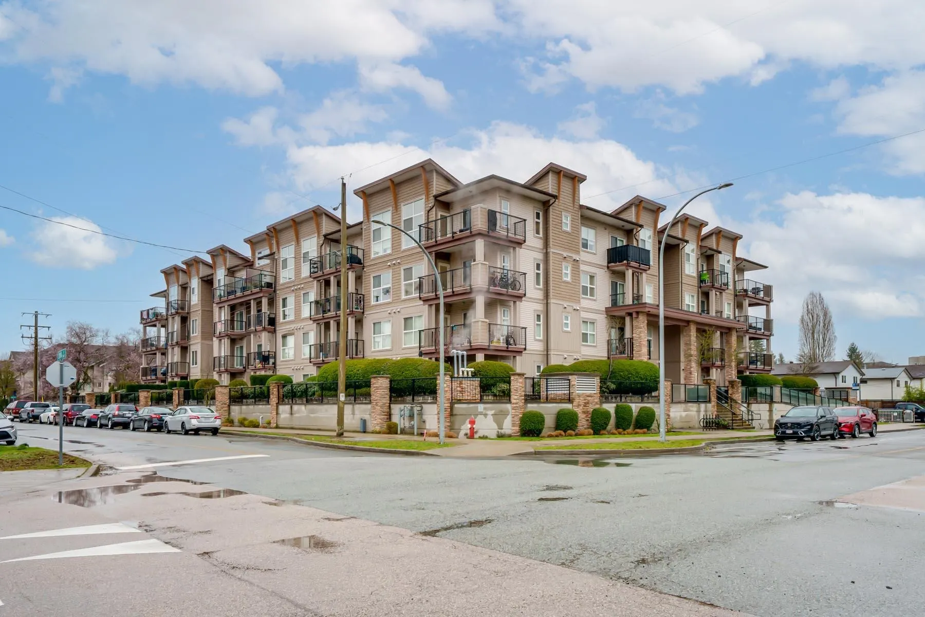 20175 53 Avenue #208
