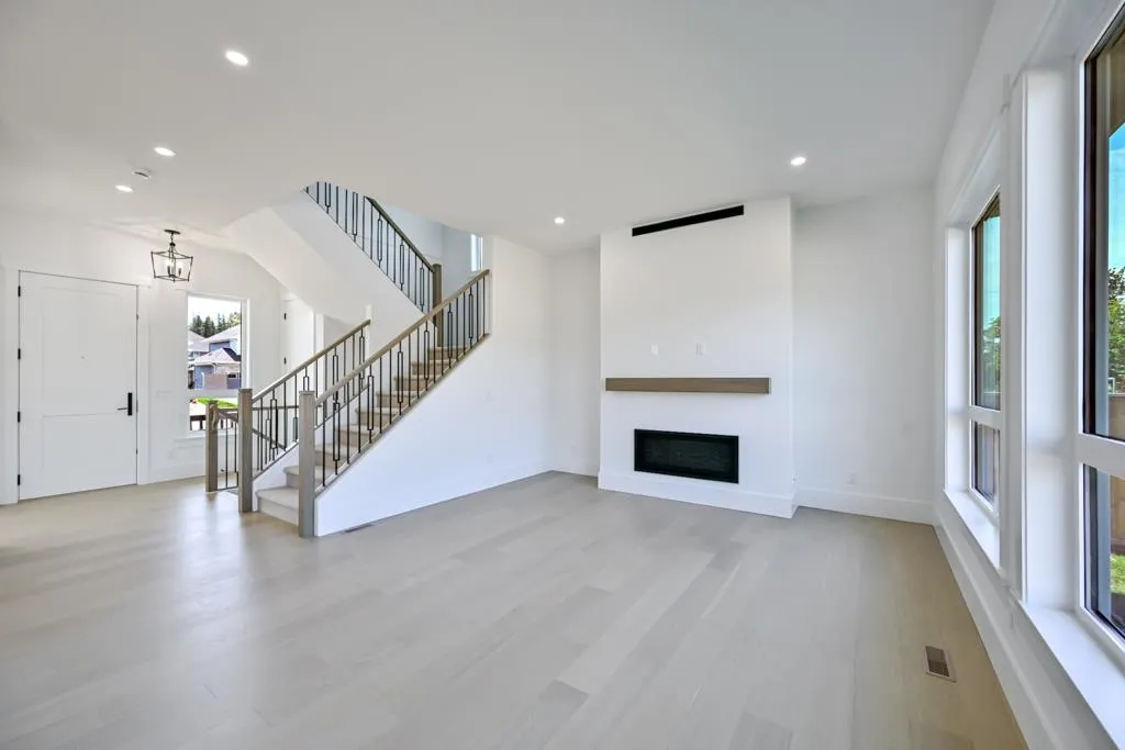 20839 35 Avenue