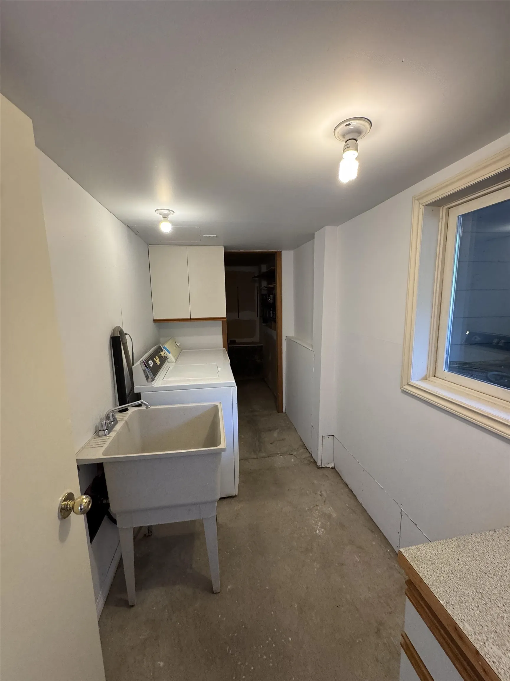 1758B Western Parkway