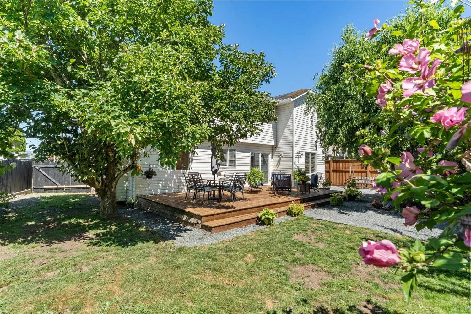 6033 Glenroy Drive