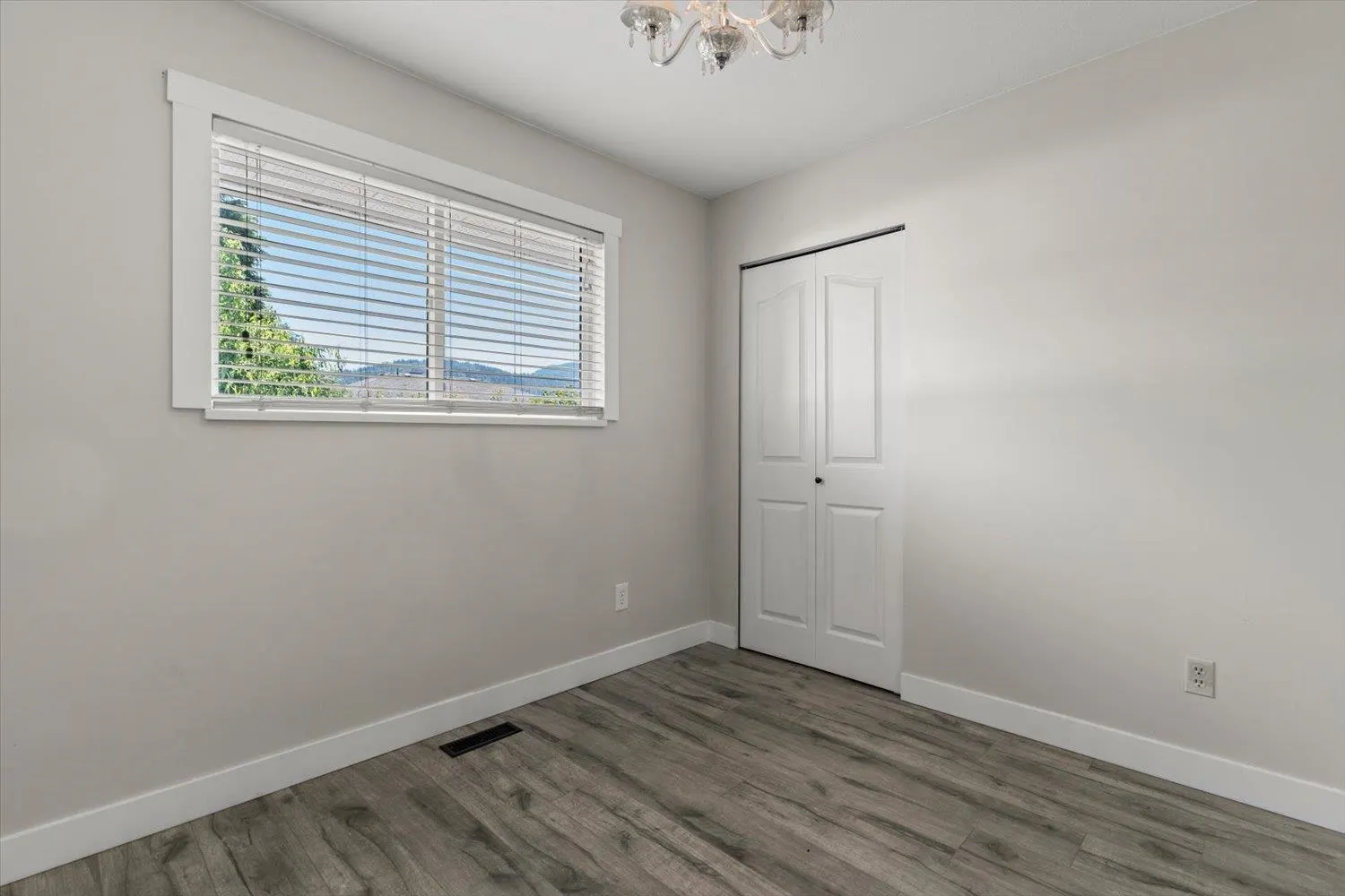 6033 Glenroy Drive