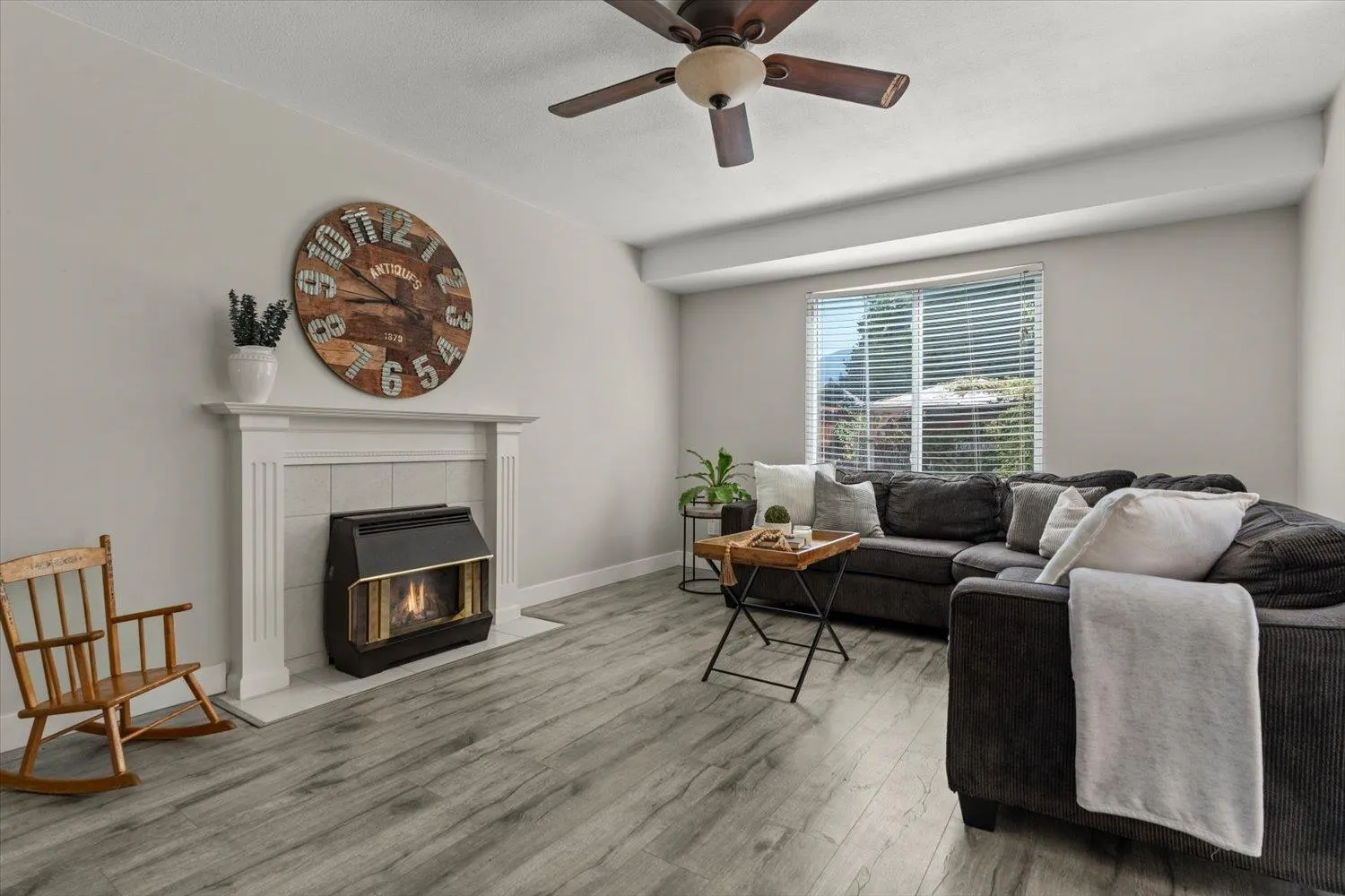 6033 Glenroy Drive