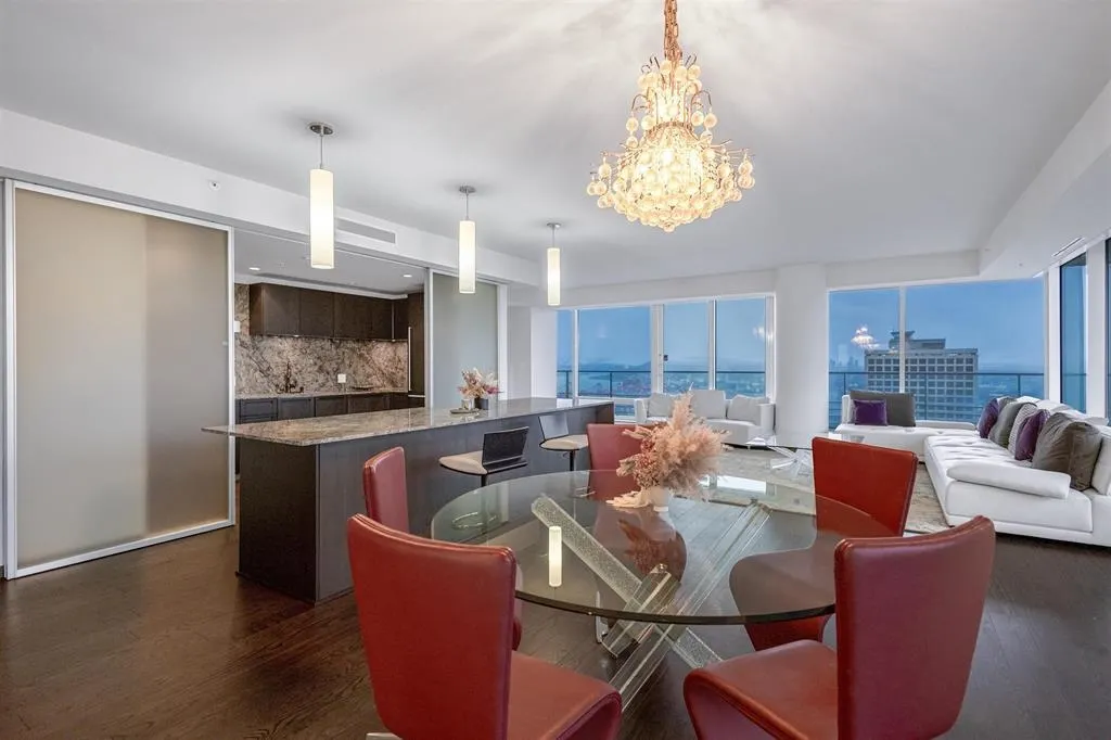 1011 W Cordova Street #4103