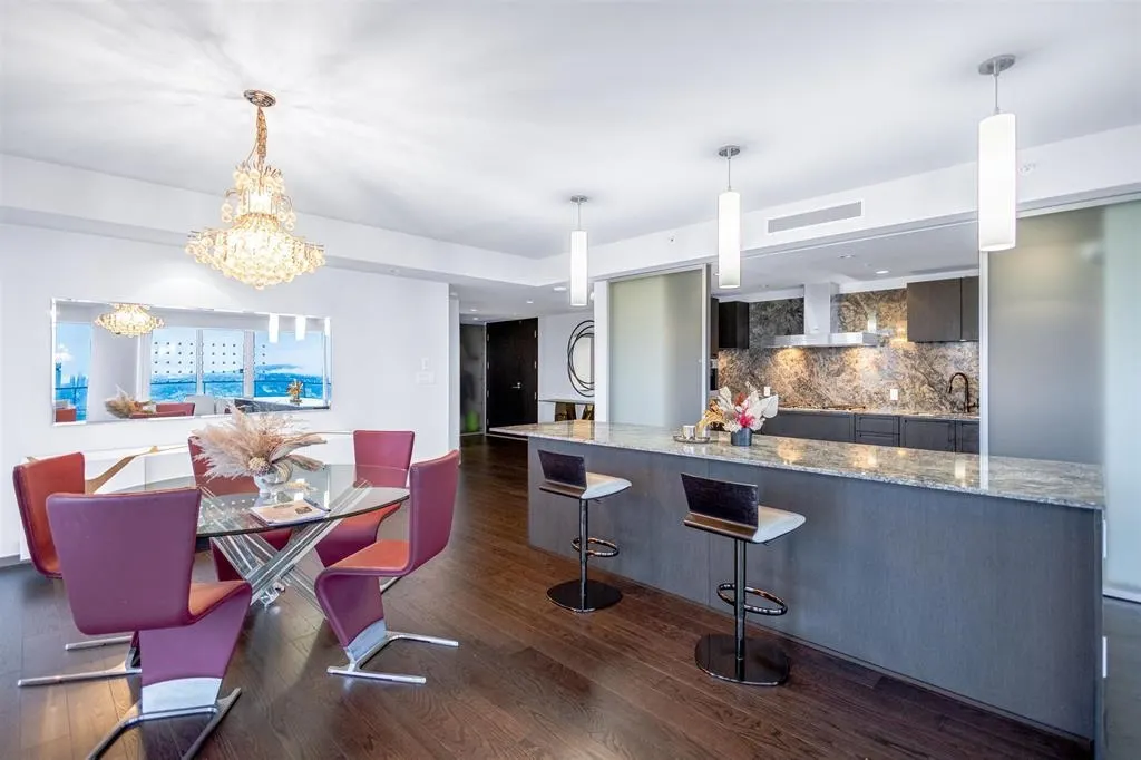 1011 W Cordova Street #4103
