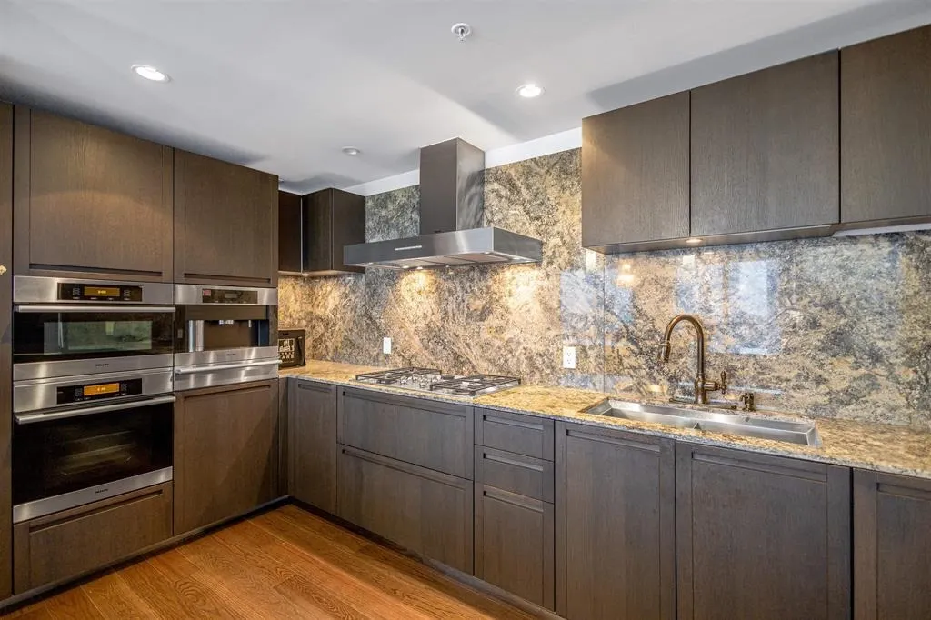 1011 W Cordova Street #4103