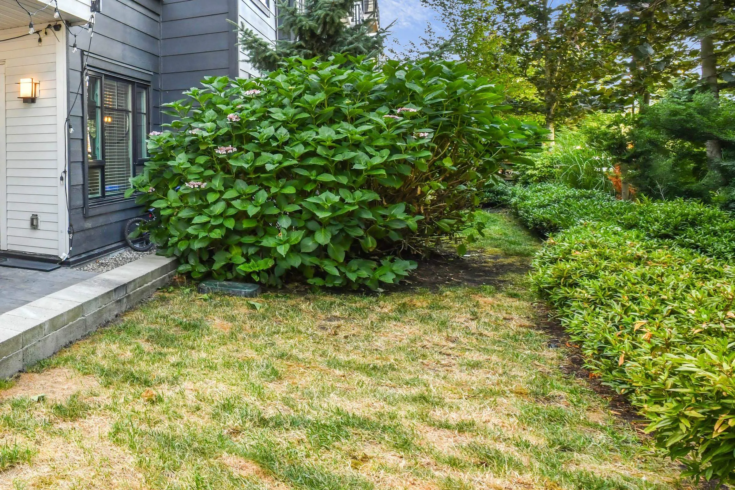 22136 49 Avenue #106
