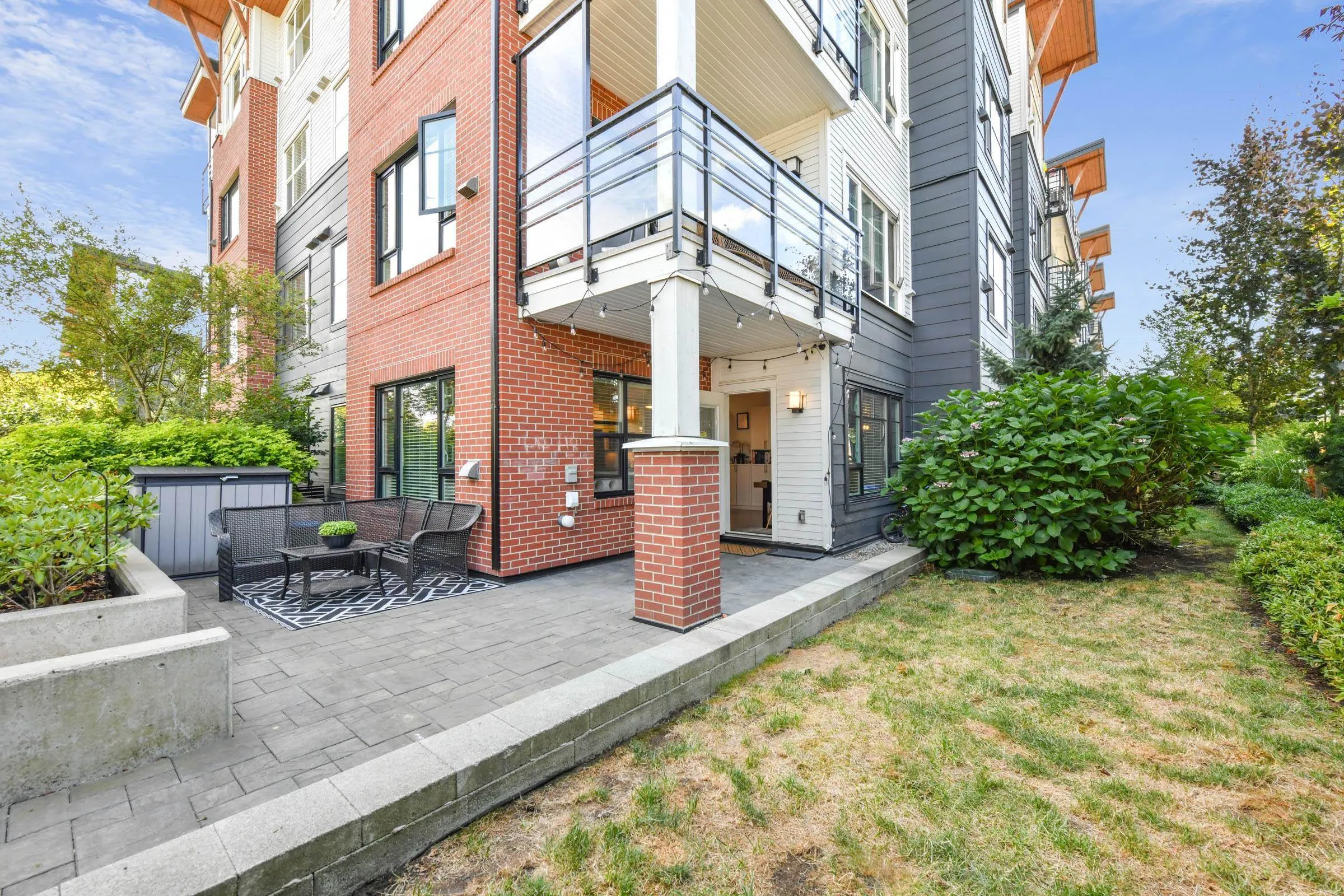 22136 49 Avenue #106