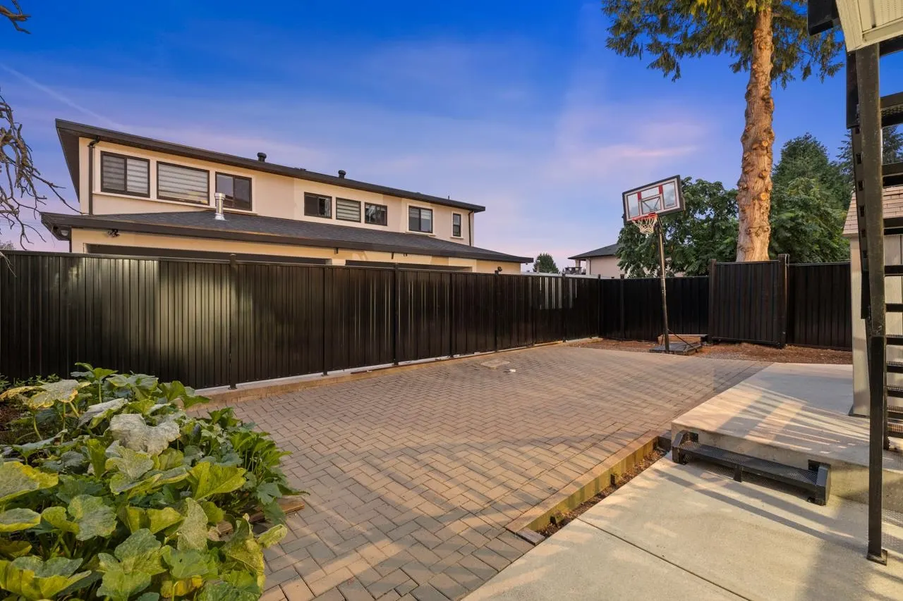 2330 Cascade Street