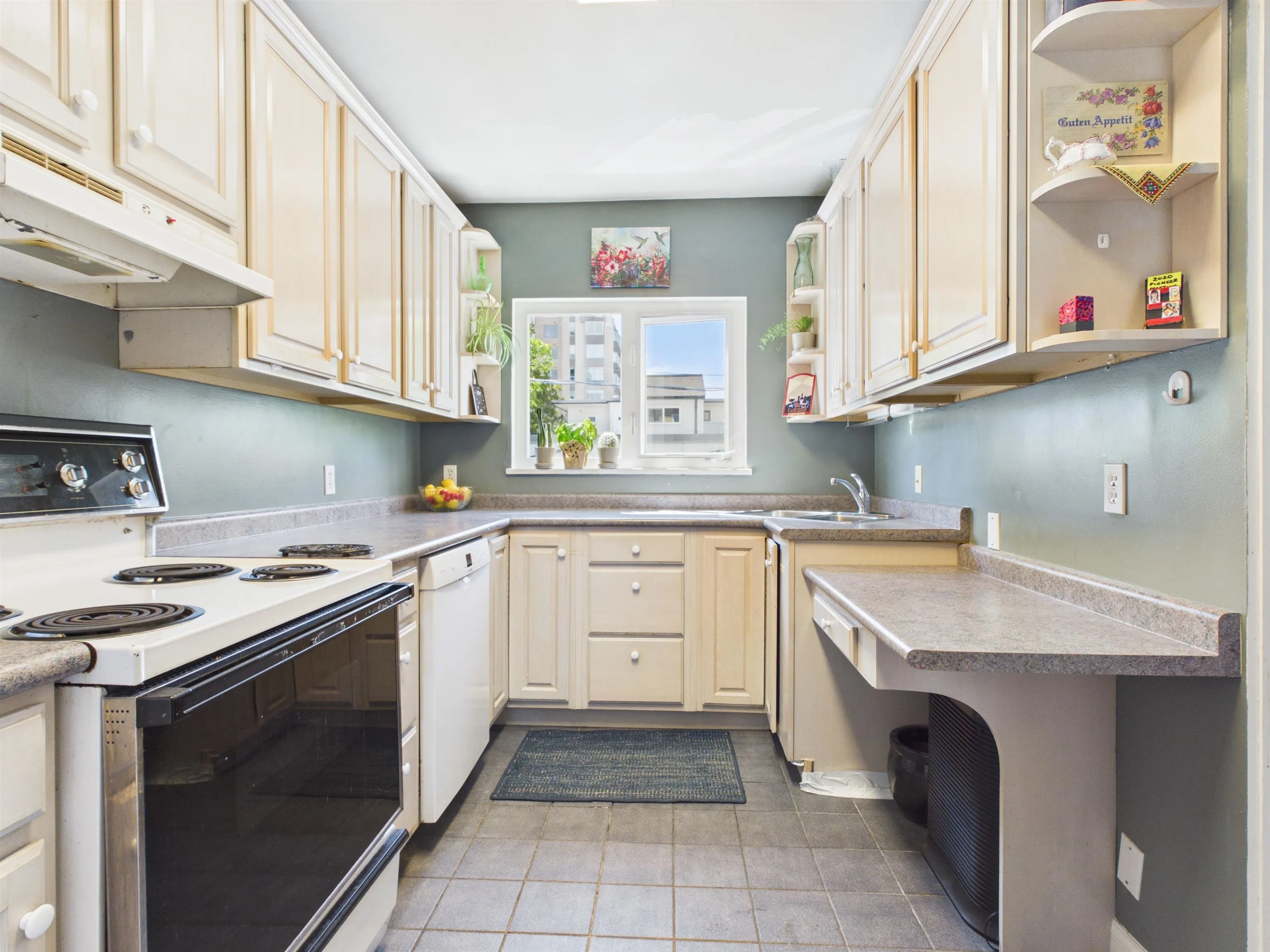 2296 W 39th Avenue #10