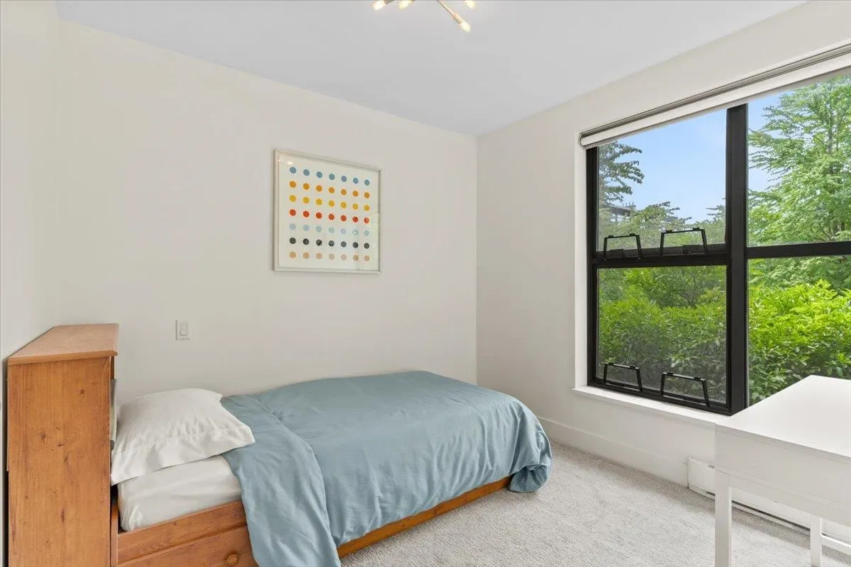 2688 Vine Street #111