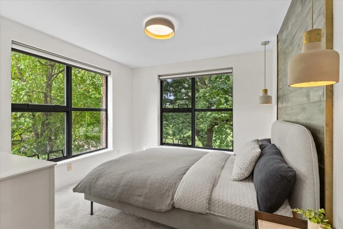 2688 Vine Street #111