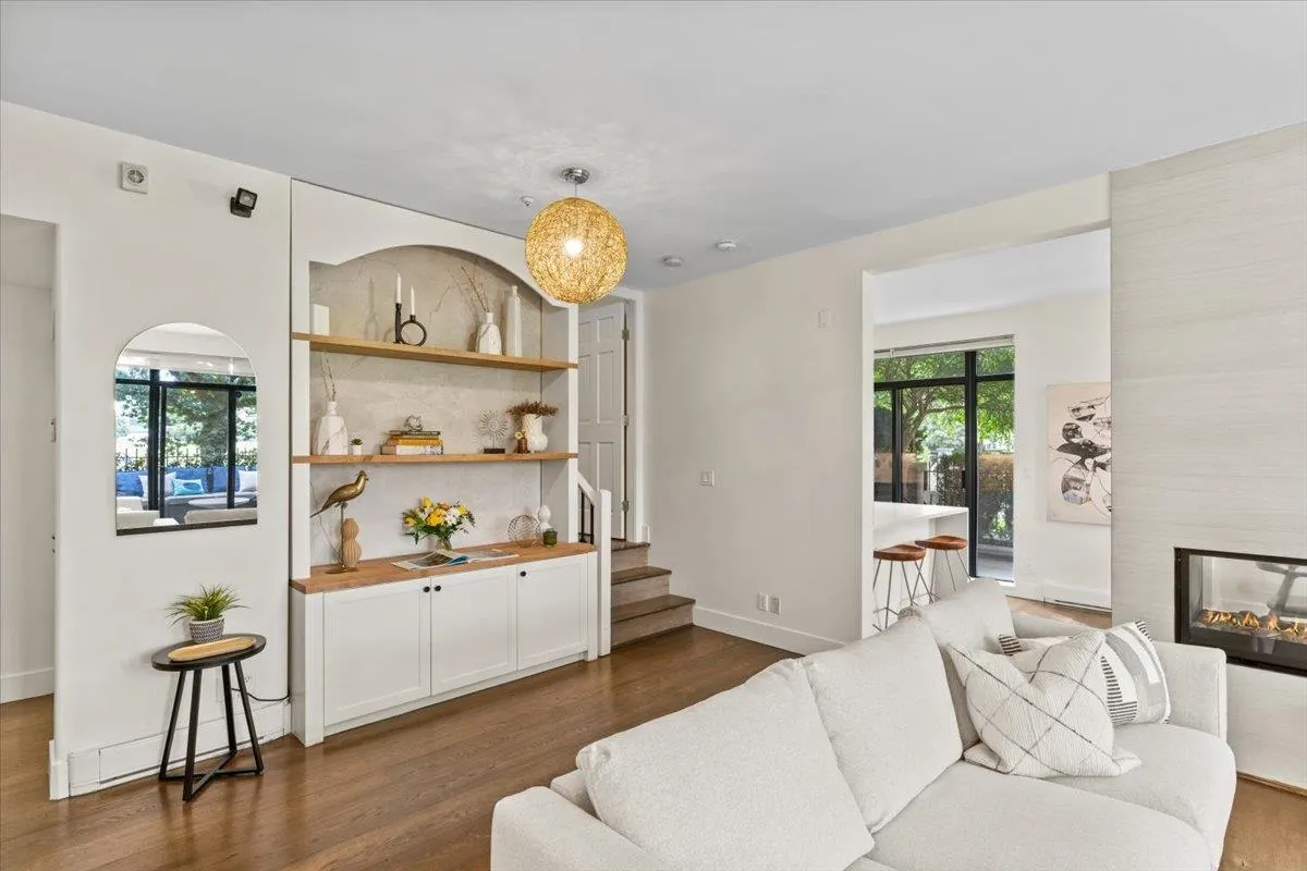 2688 Vine Street #111