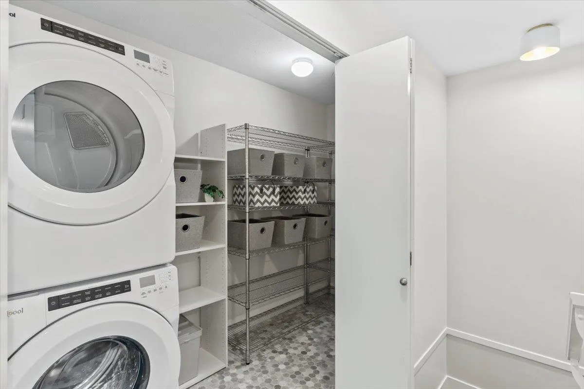 2688 Vine Street #111