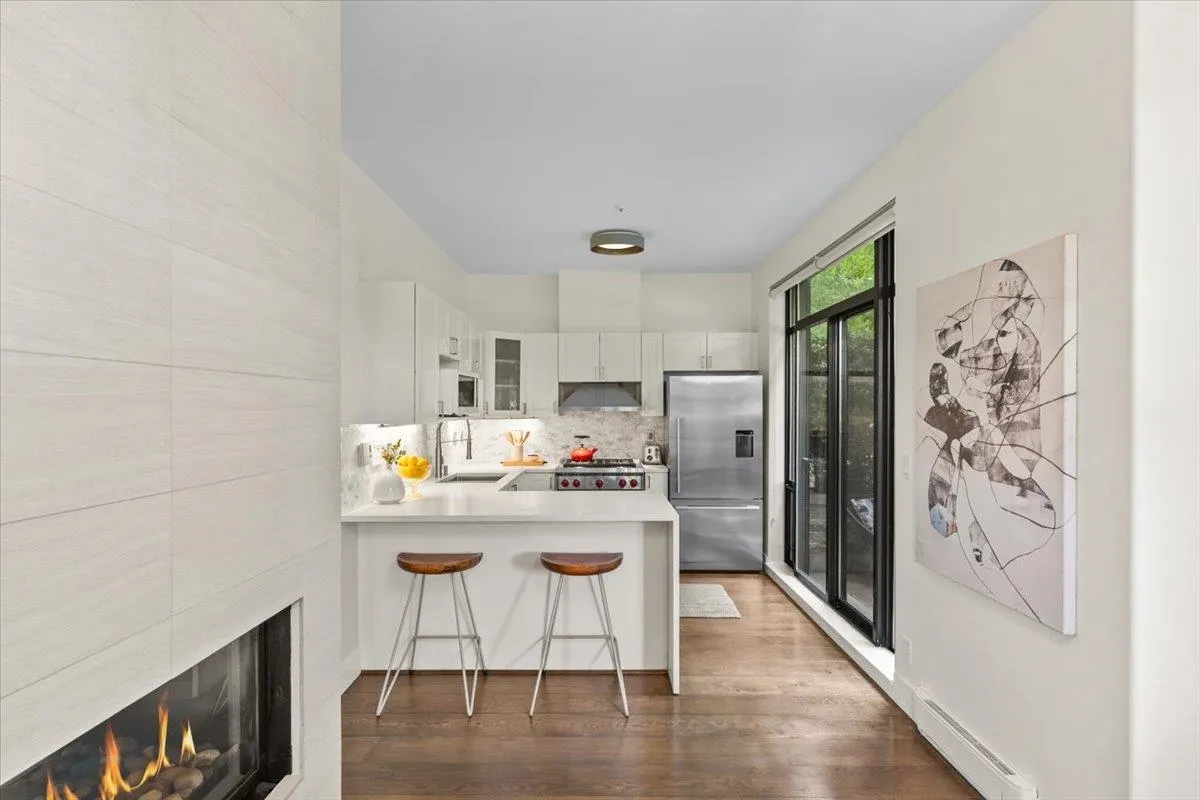 2688 Vine Street #111