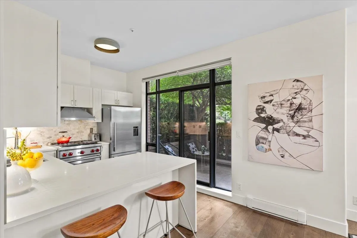 2688 Vine Street #111