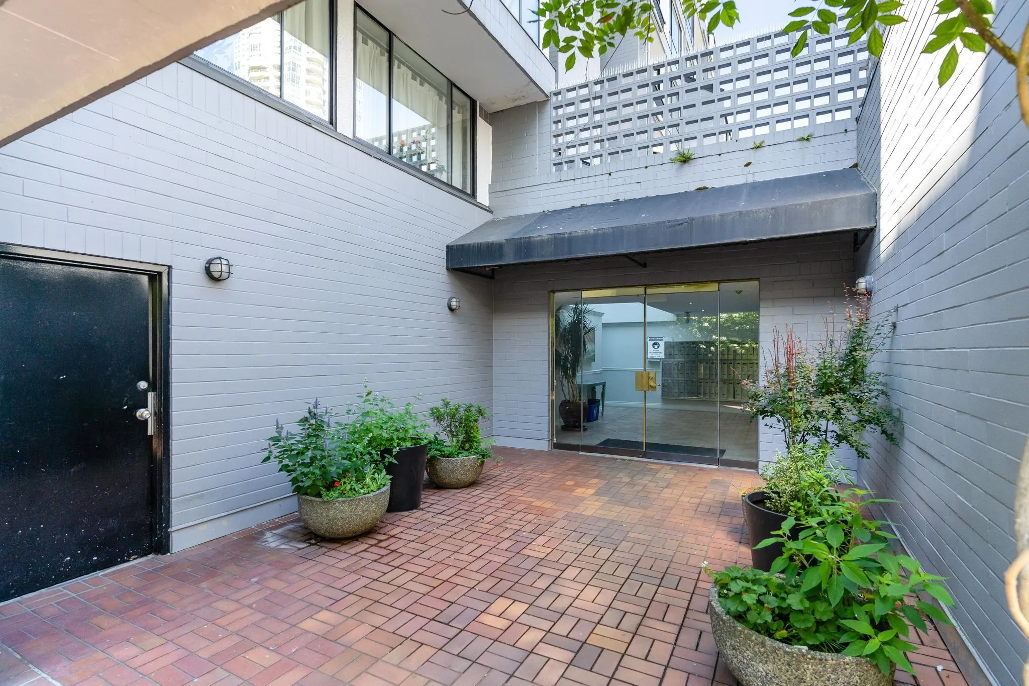 1270 Robson Street #702