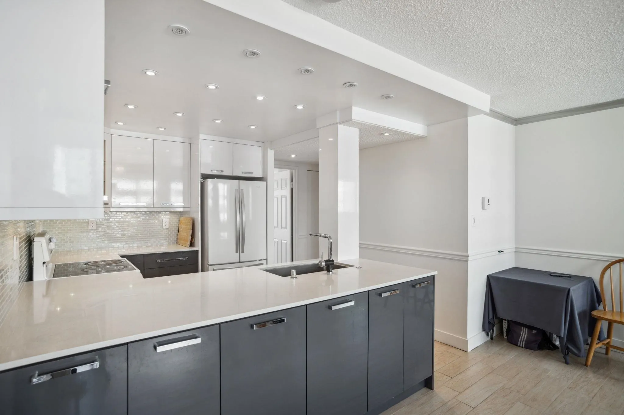 1270 Robson Street #702
