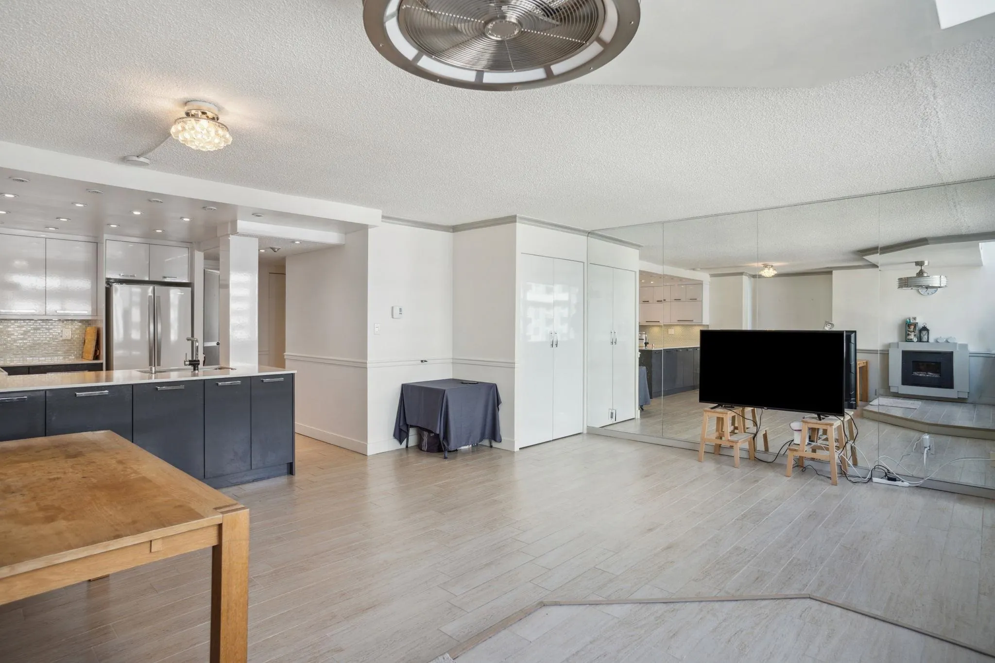 1270 Robson Street #702