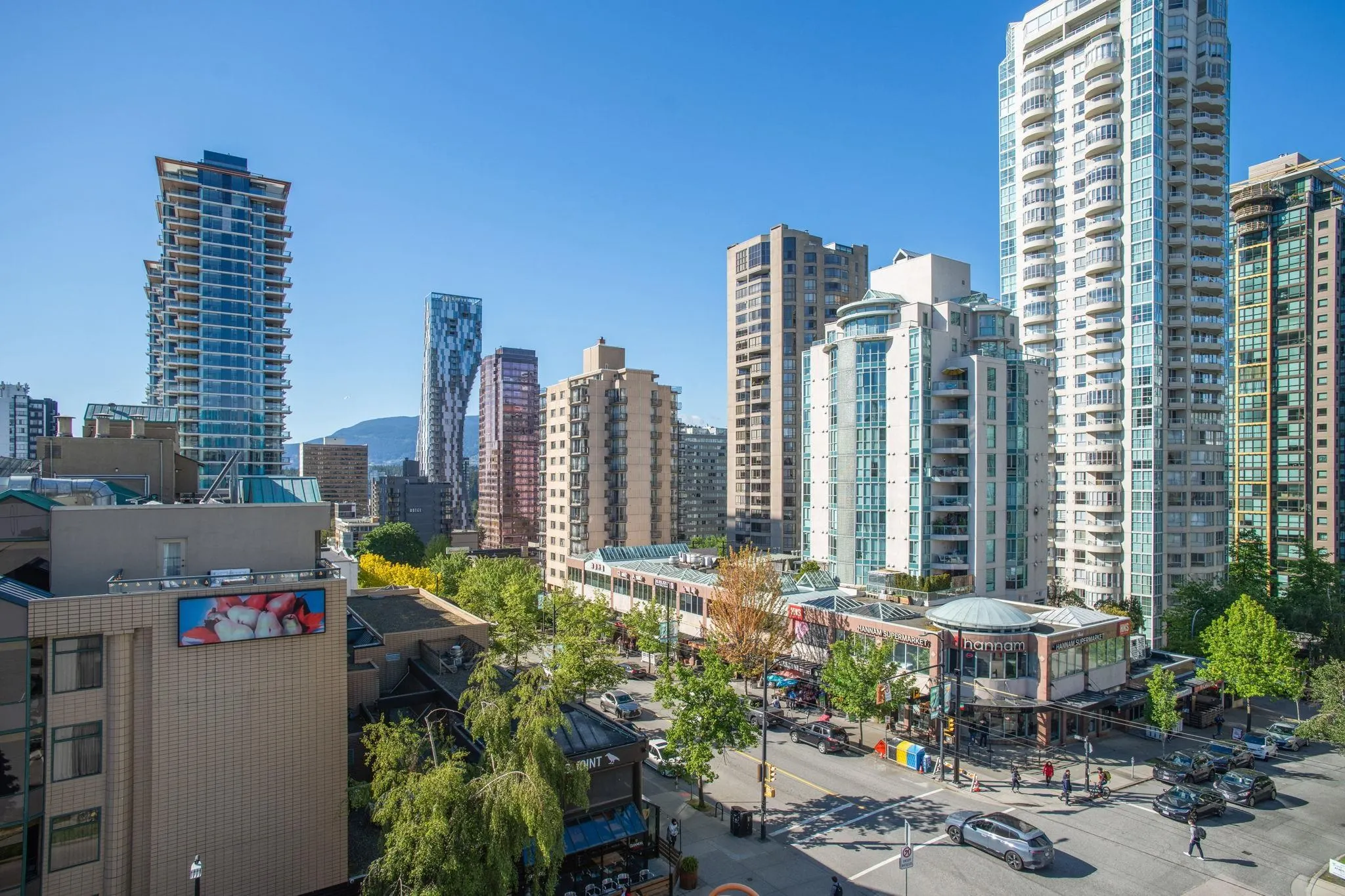 1270 Robson Street #702
