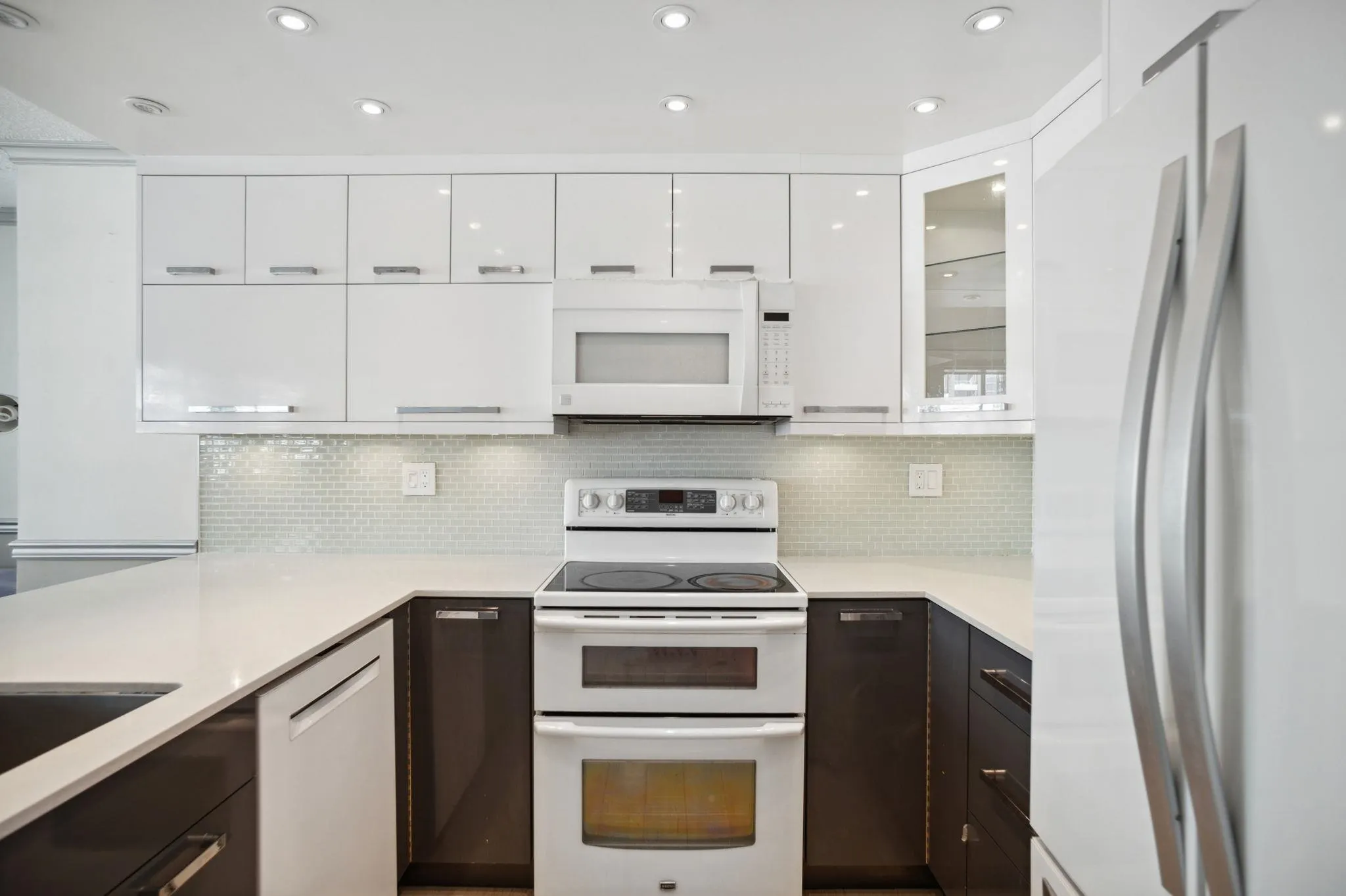 1270 Robson Street #702