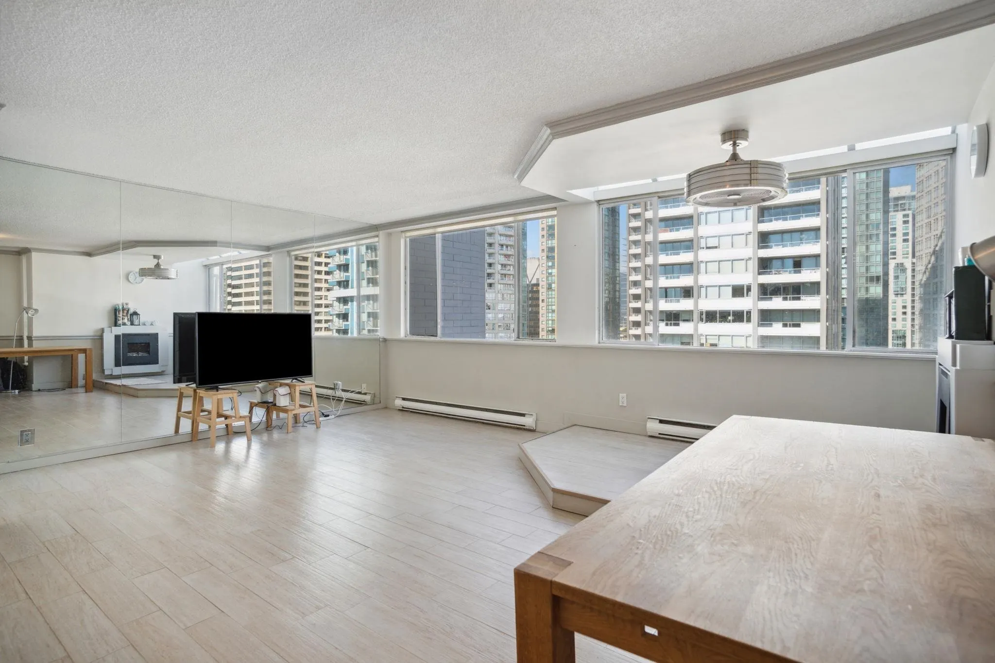 1270 Robson Street #702