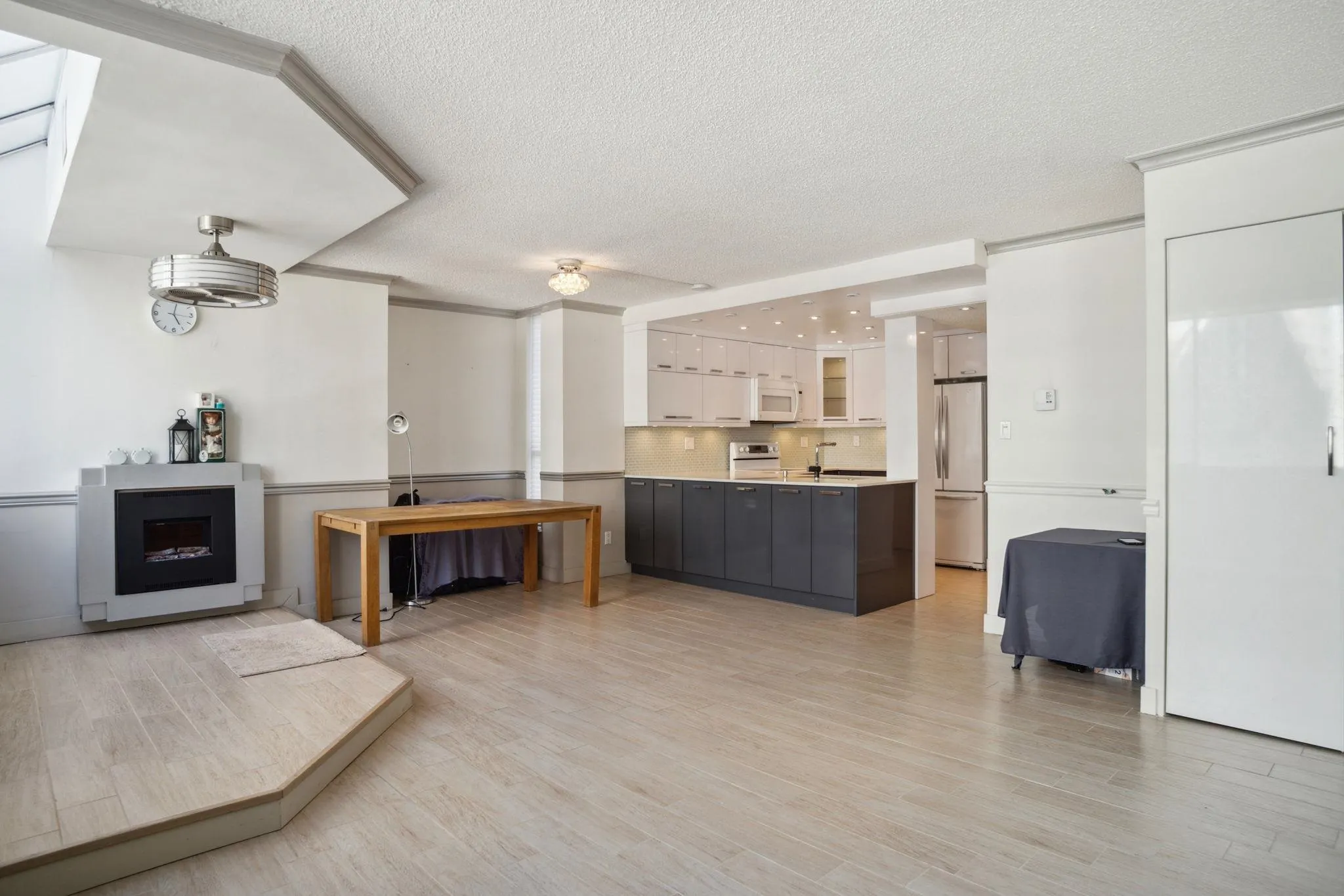 1270 Robson Street #702