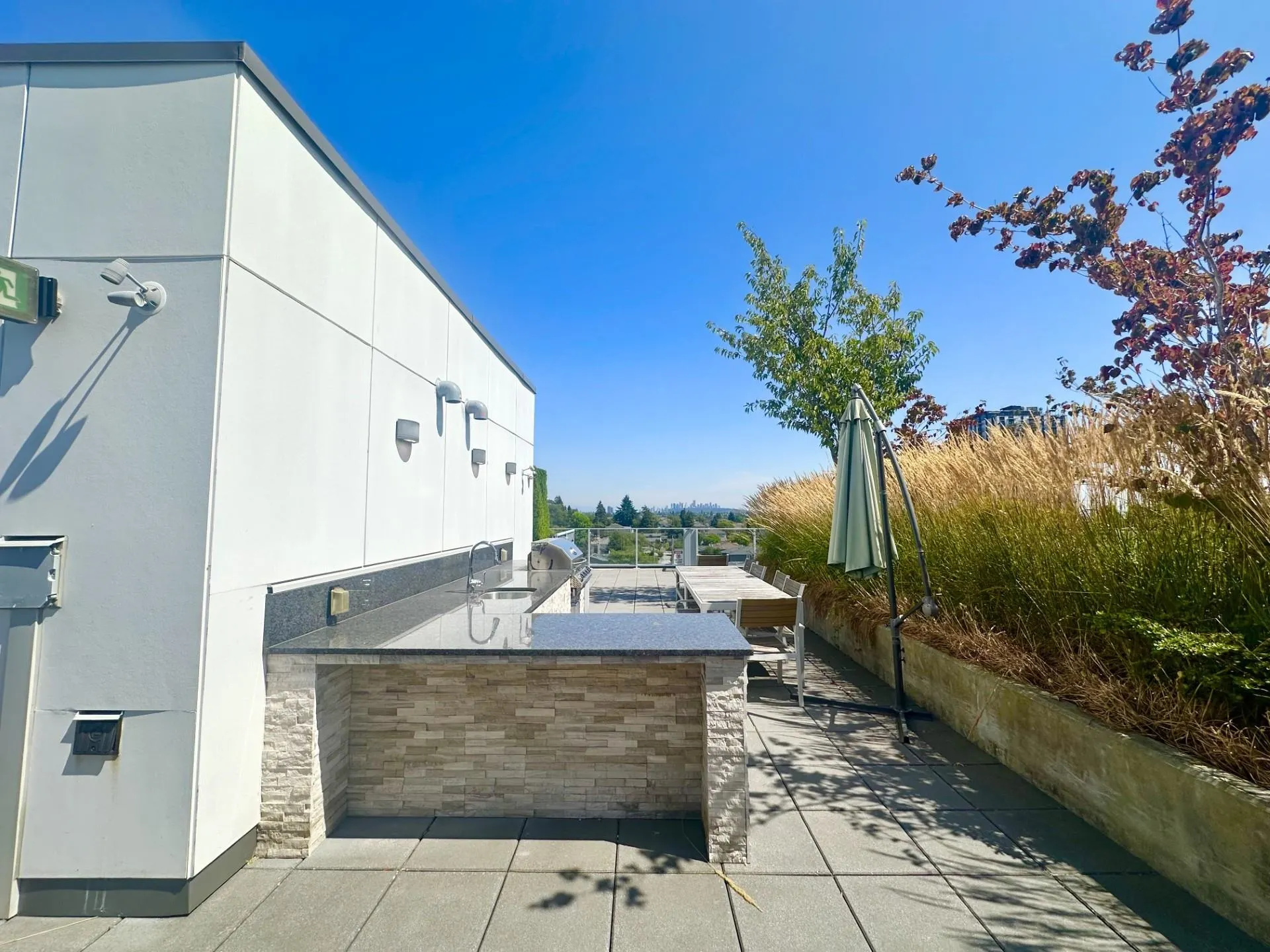 5383 Cambie Street #104