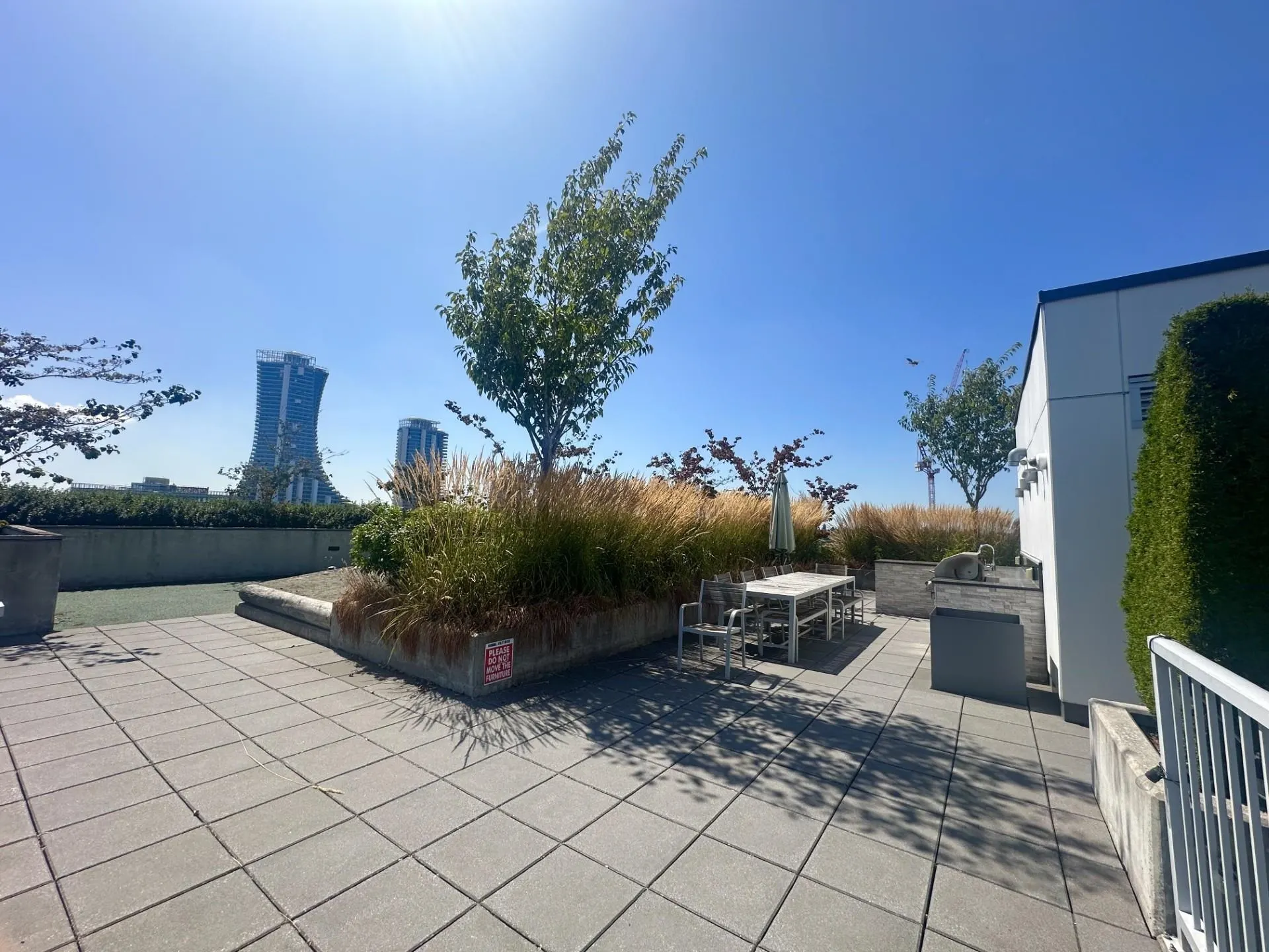 5383 Cambie Street #104