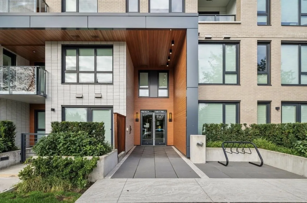 5383 Cambie Street #104