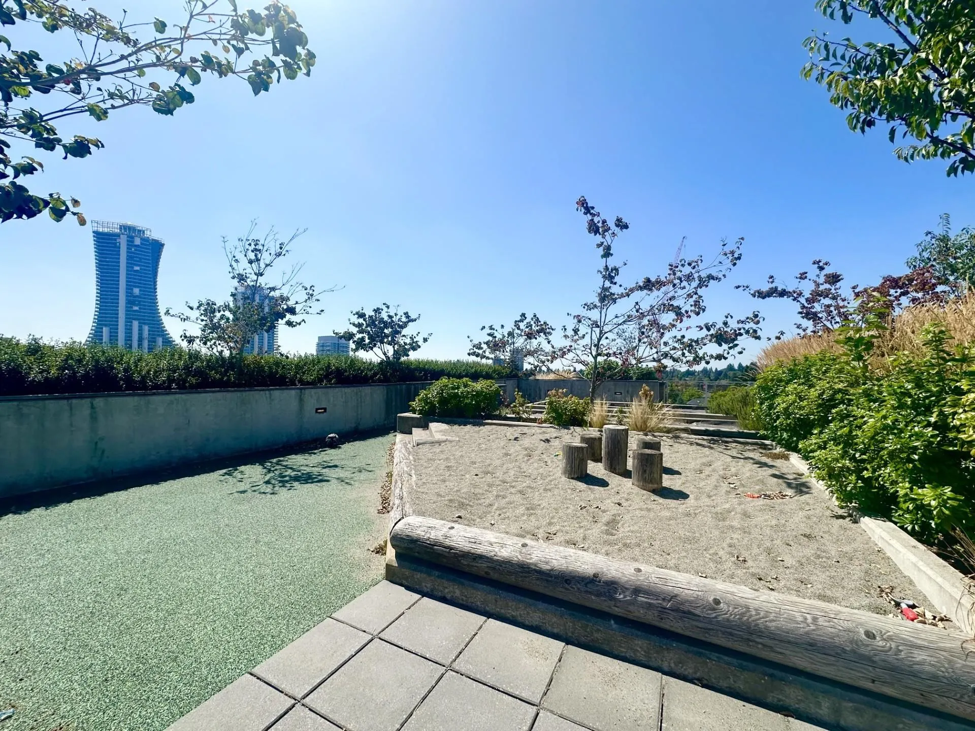 5383 Cambie Street #104