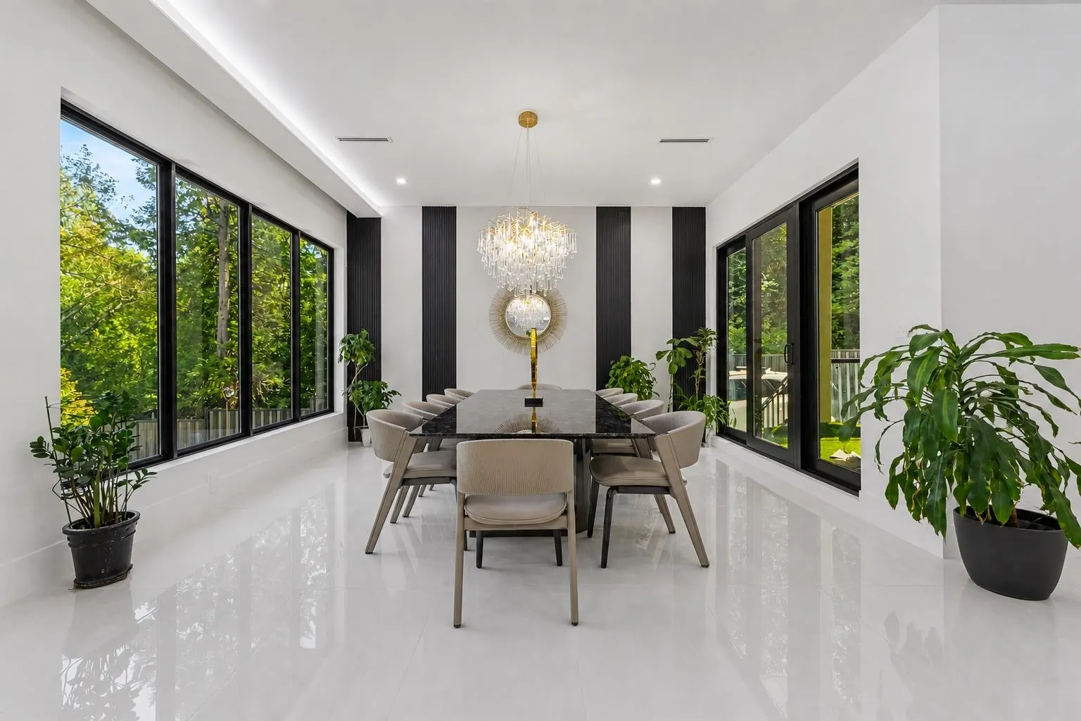 13046 Crescent Road