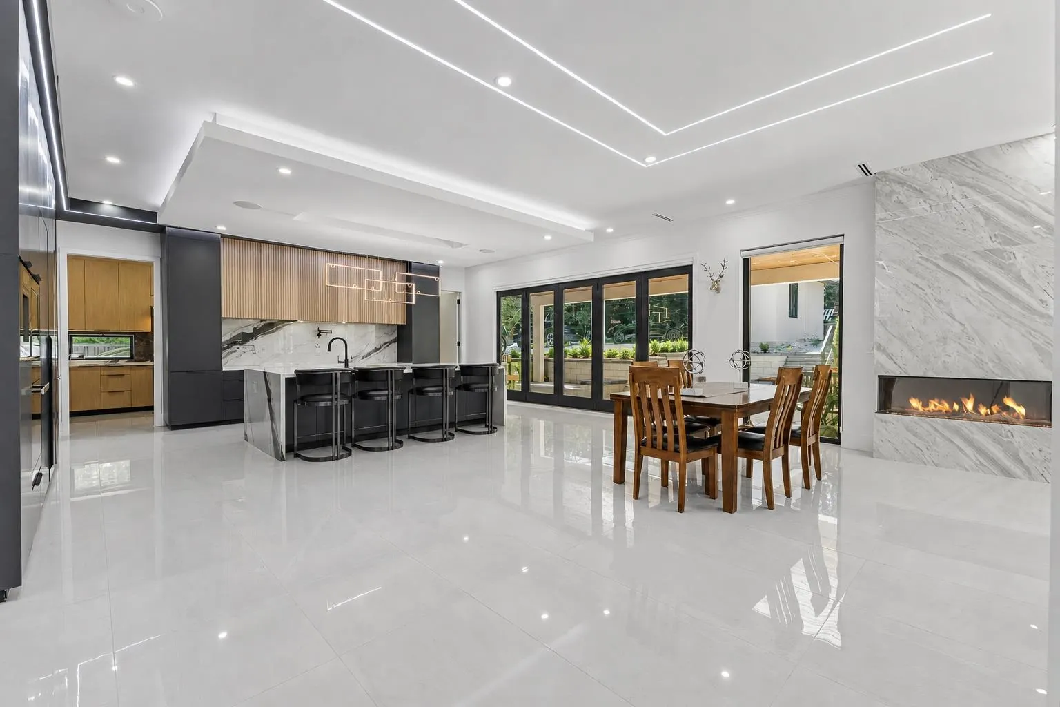 13046 Crescent Road