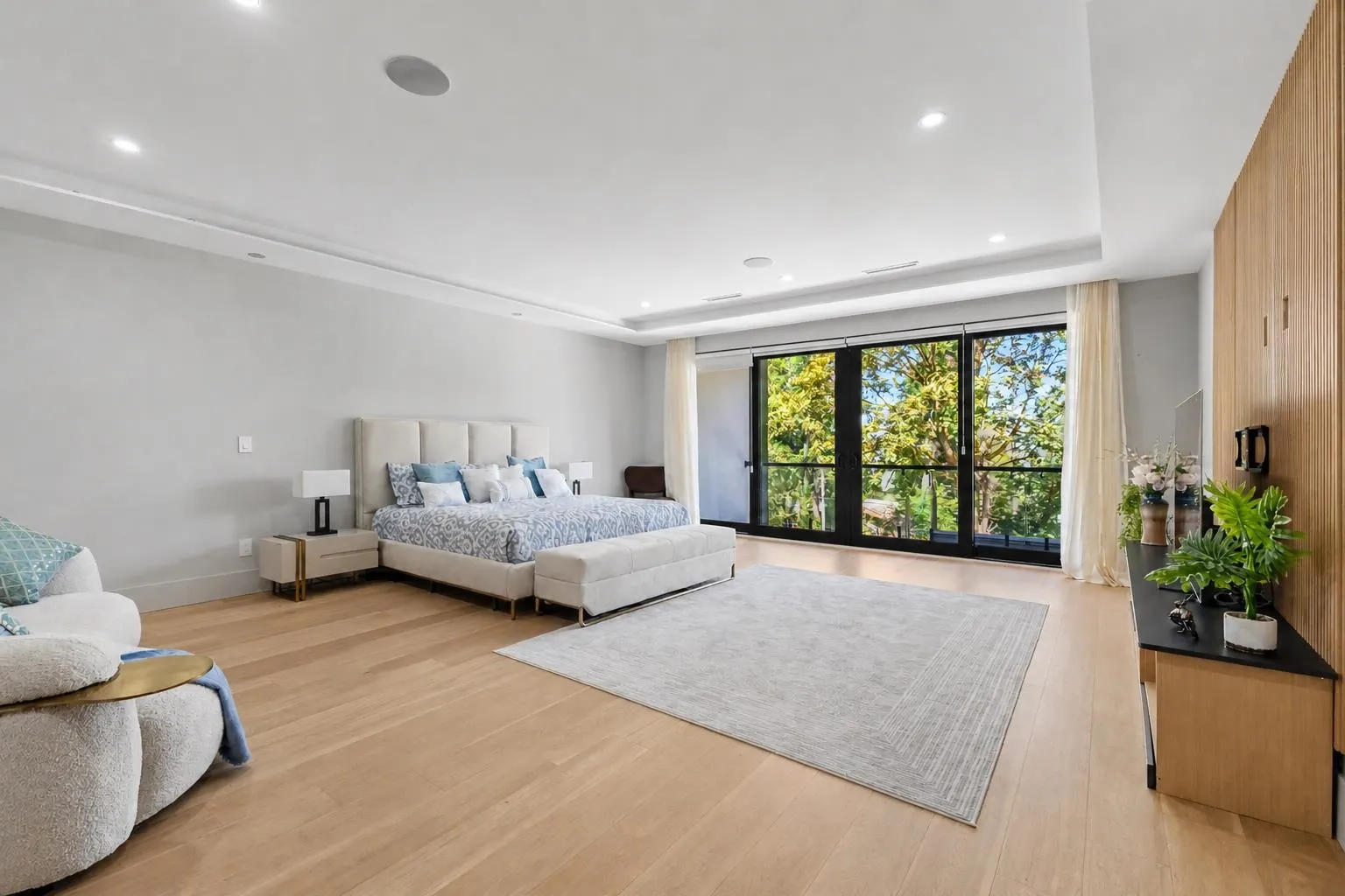 13046 Crescent Road