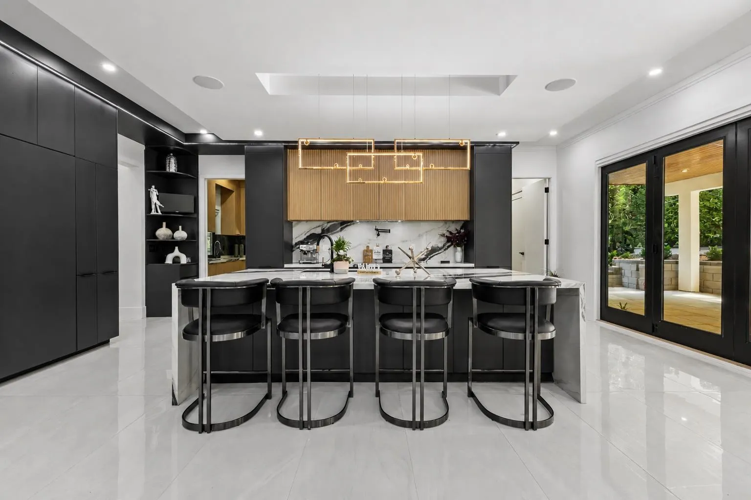 13046 Crescent Road