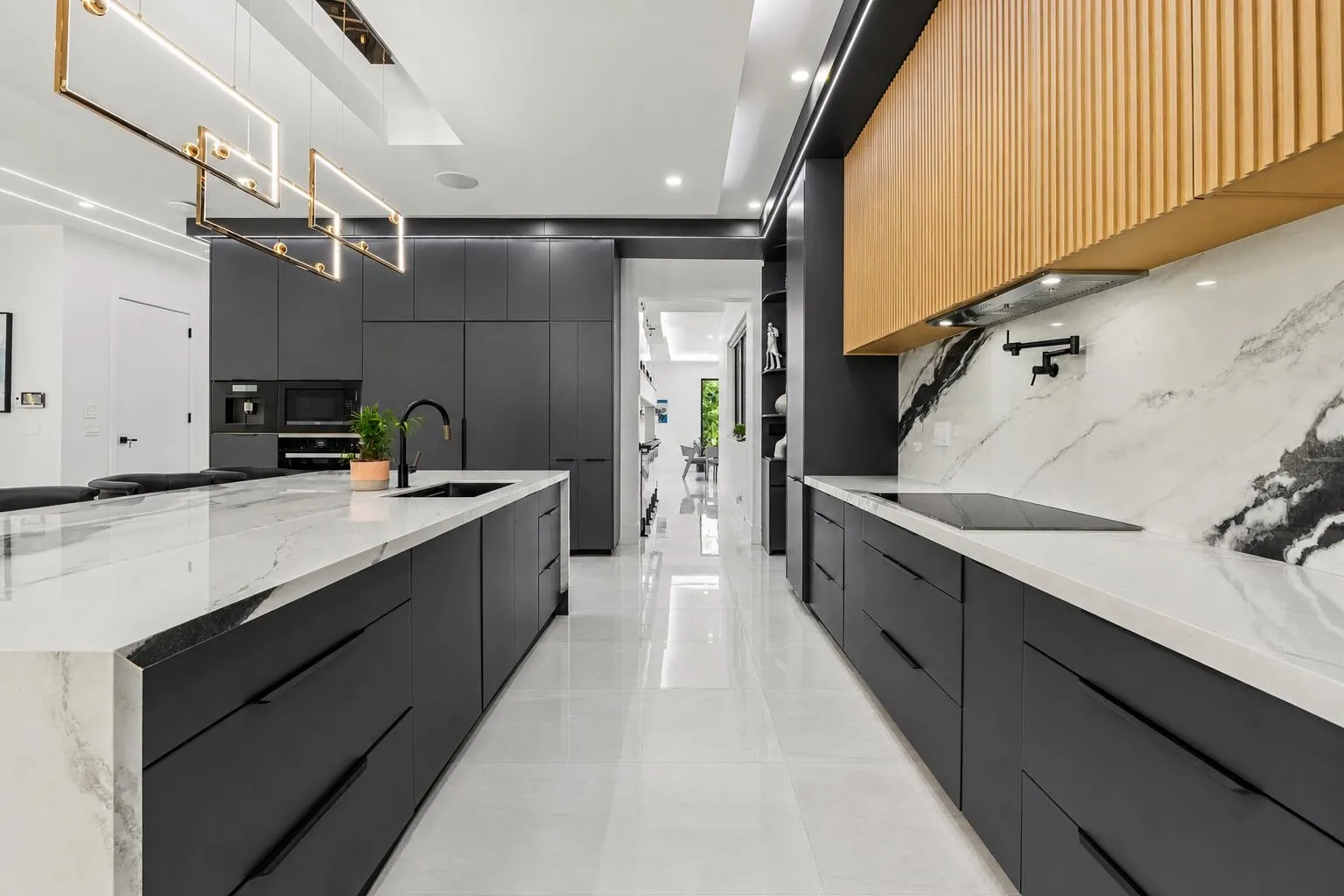 13046 Crescent Road