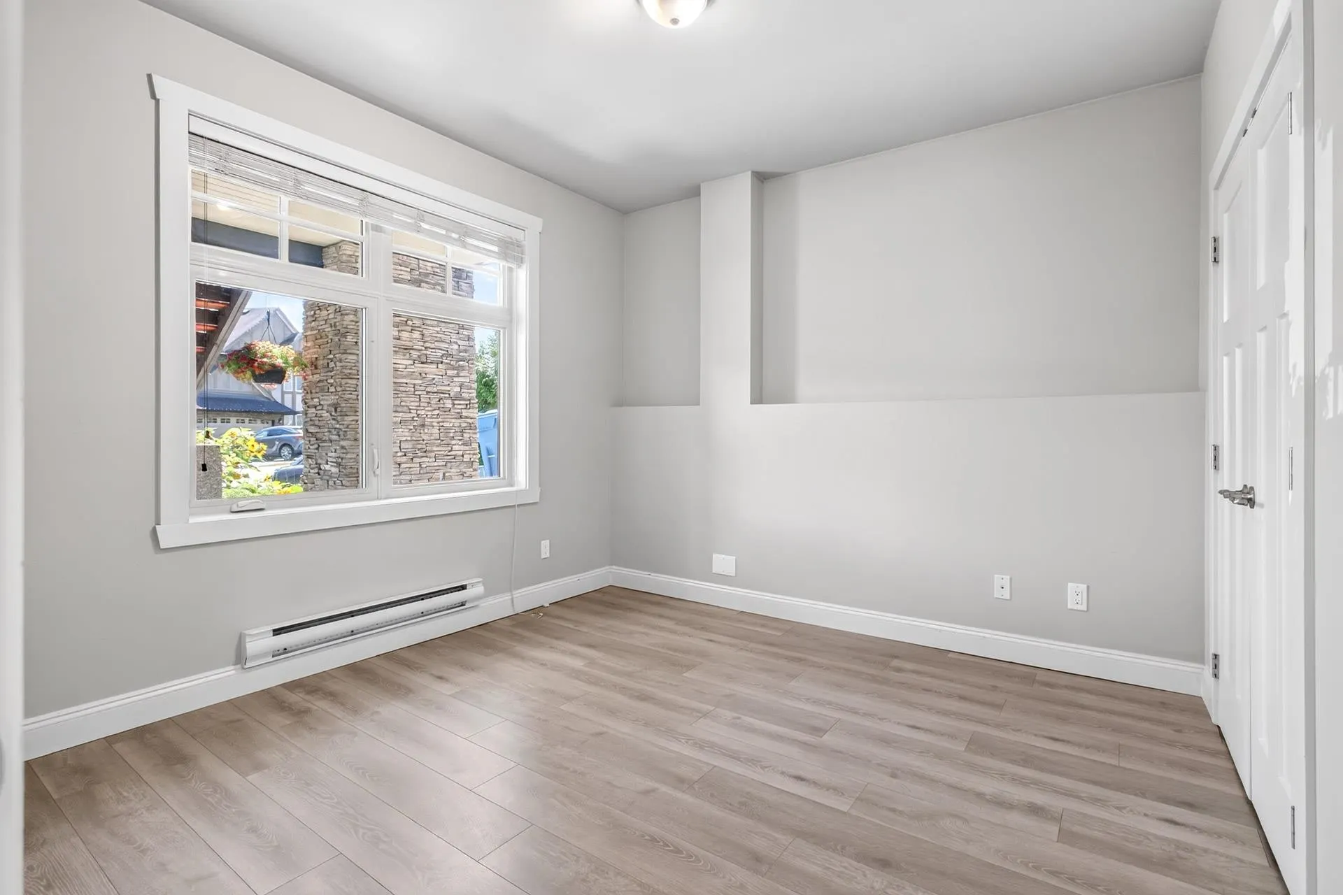36497 Carnarvon Court