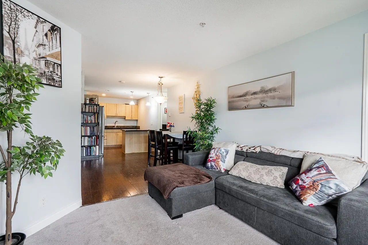 19774 56 Avenue #206