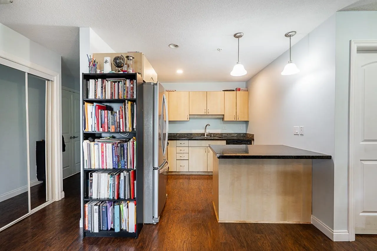 19774 56 Avenue #206