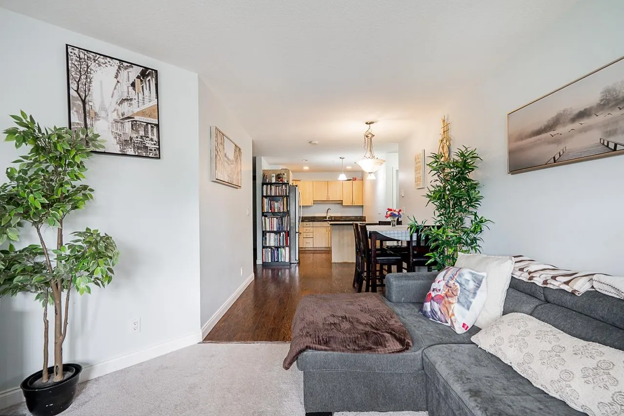 19774 56 Avenue #206