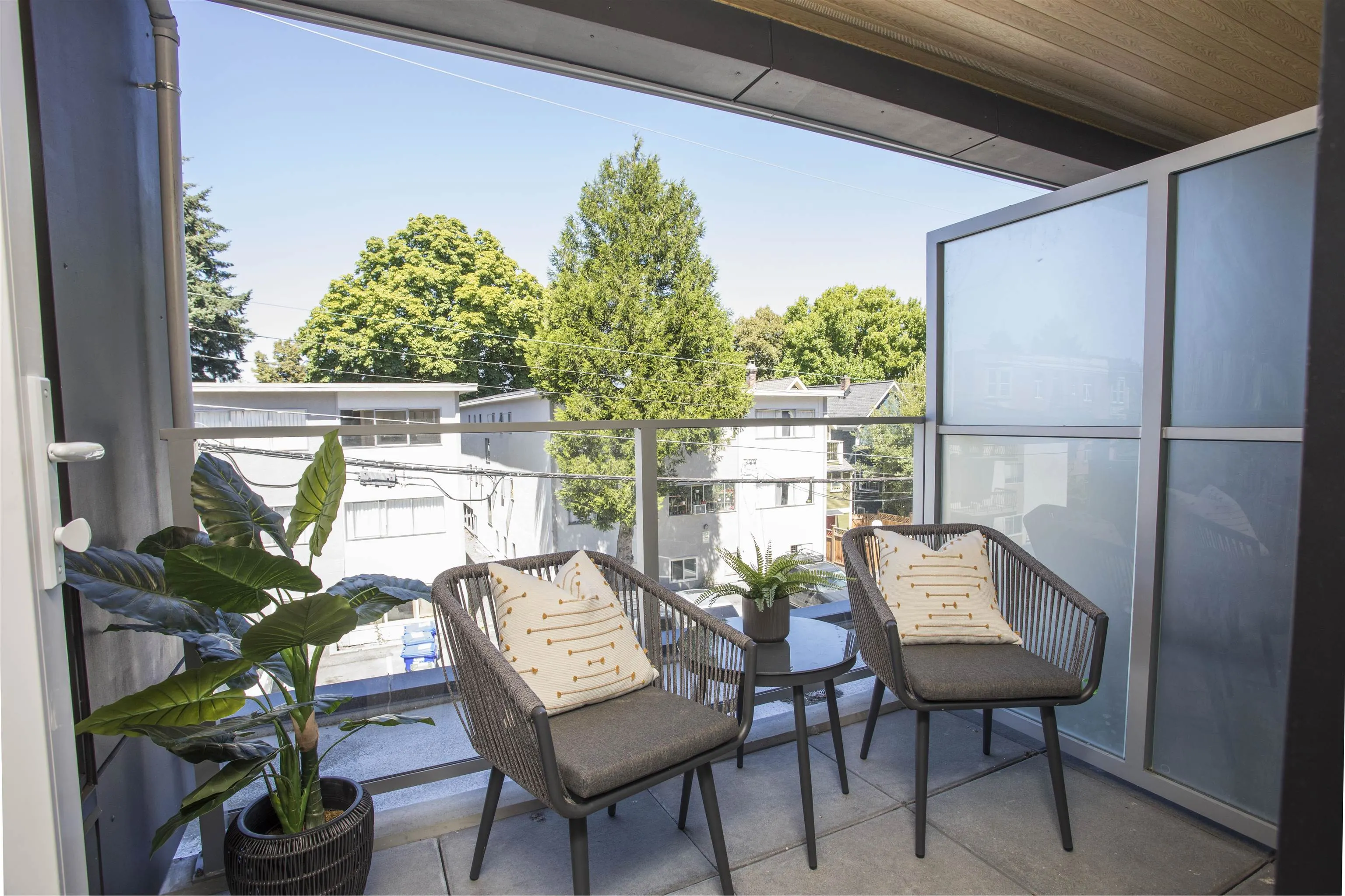2471 St. George Street #319