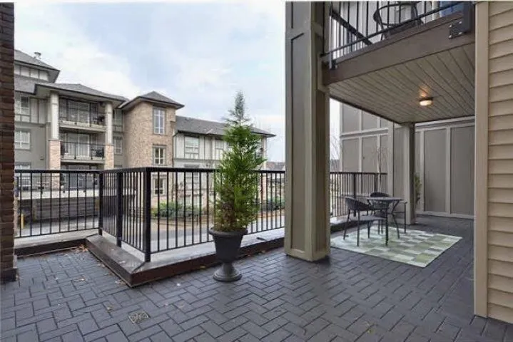 8695 160 Street #202