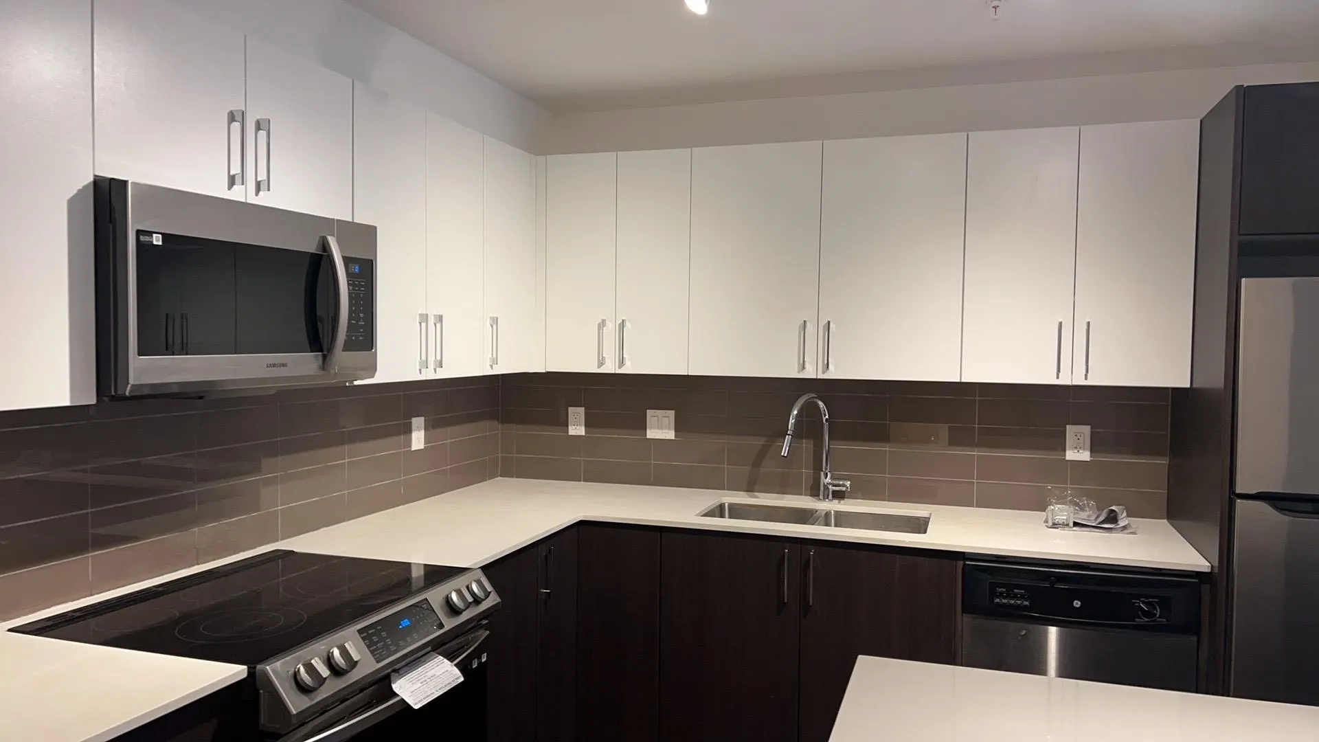 8695 160 Street #202