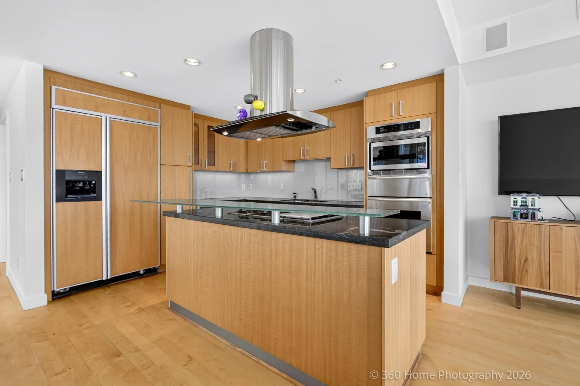 1281 W Cordova Street #1402
