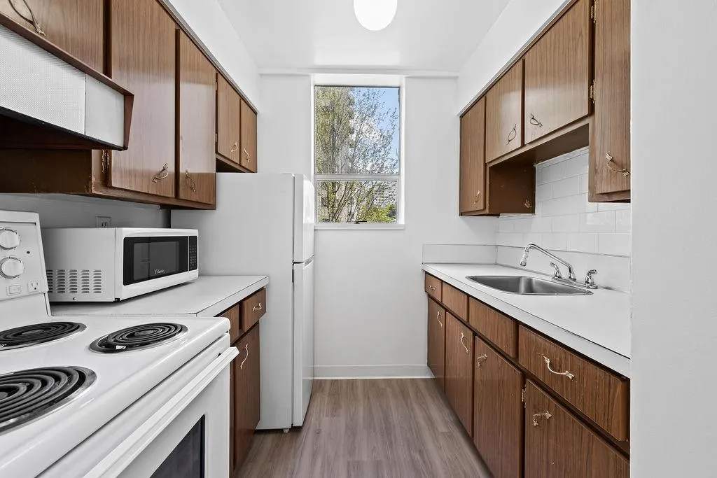 1250 Burnaby Street #203