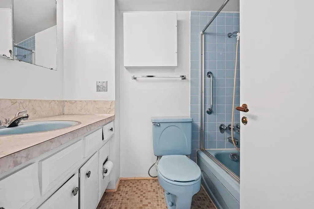 1250 Burnaby Street #203