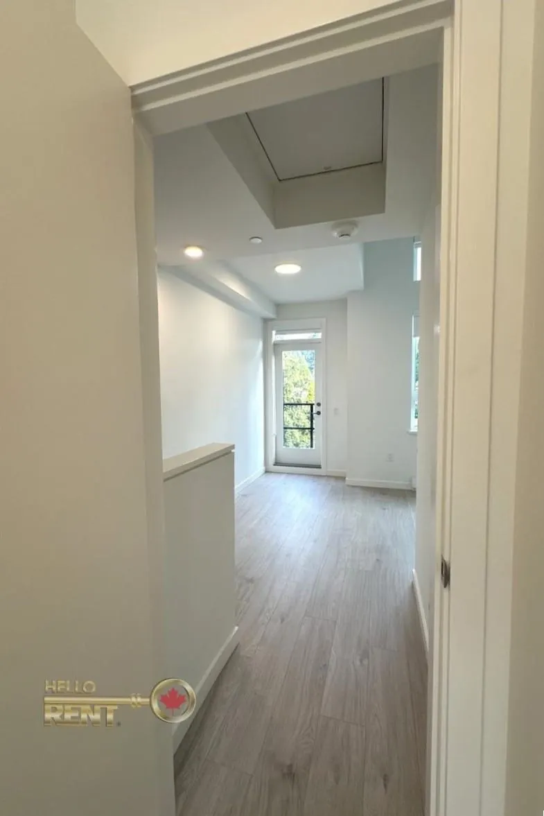 956 Lytton Street #109