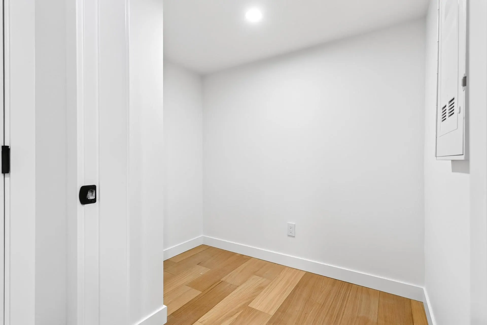 6485 Manitoba Street #103