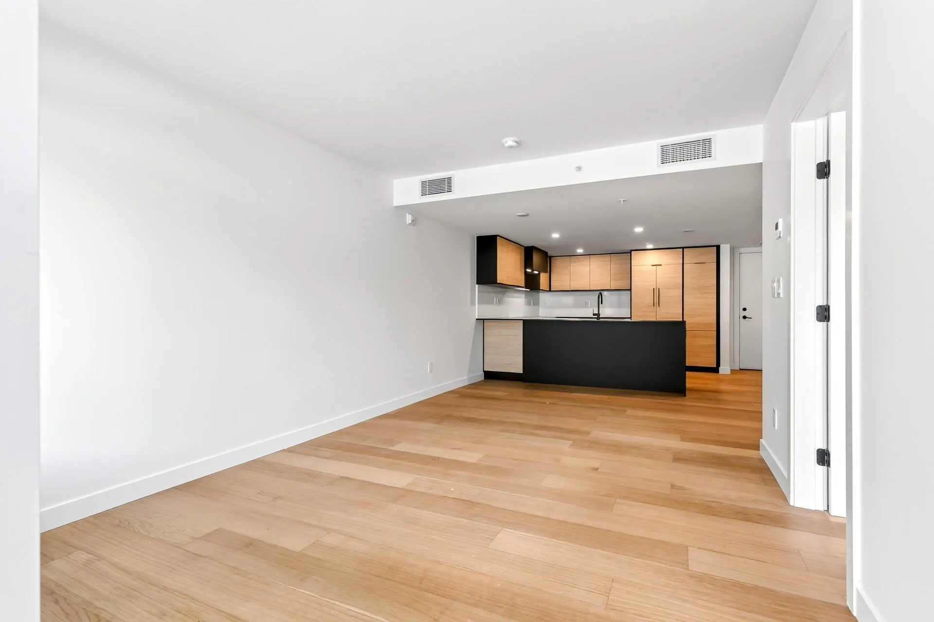 6485 Manitoba Street #103