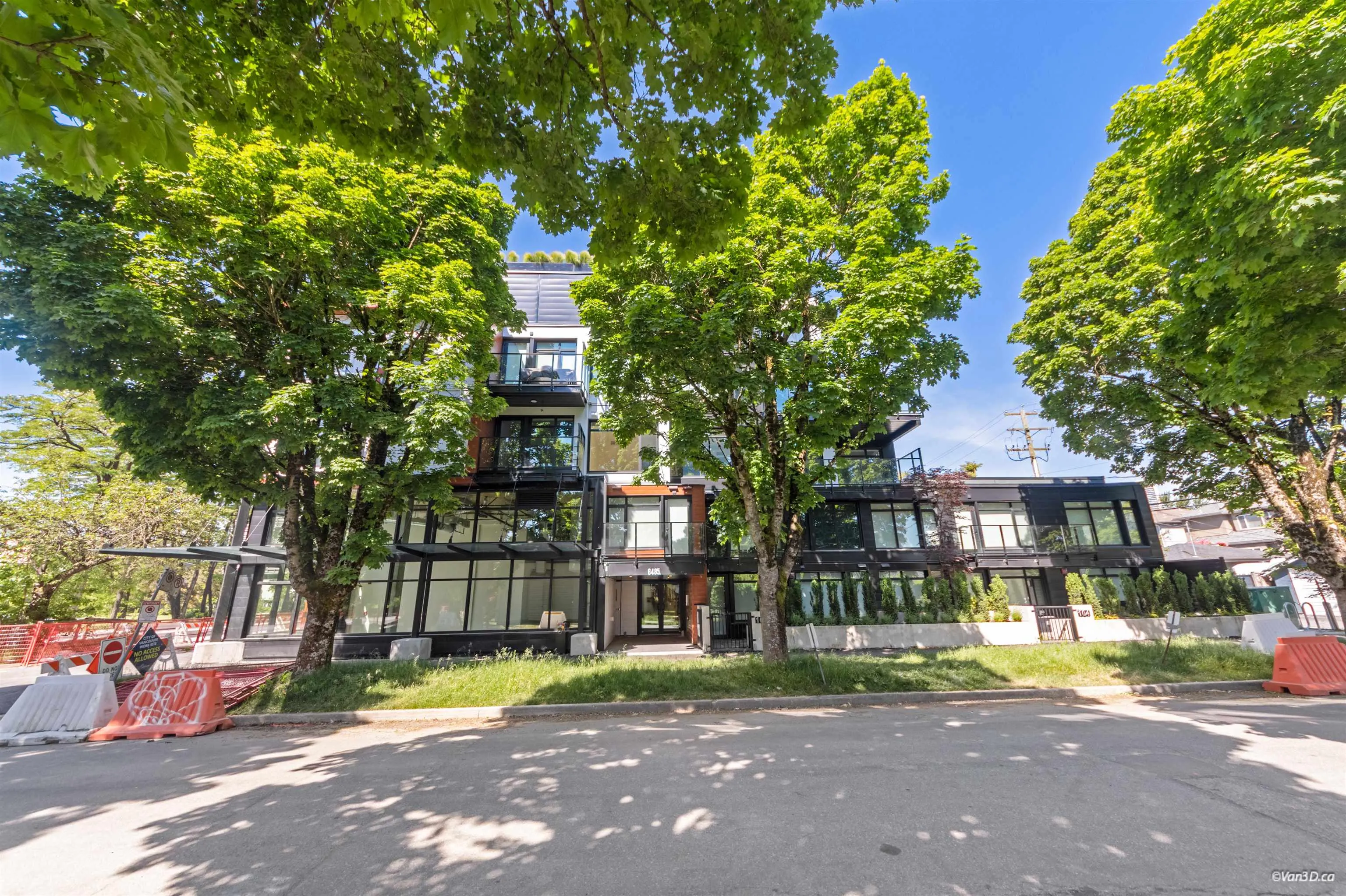 6485 Manitoba Street #302