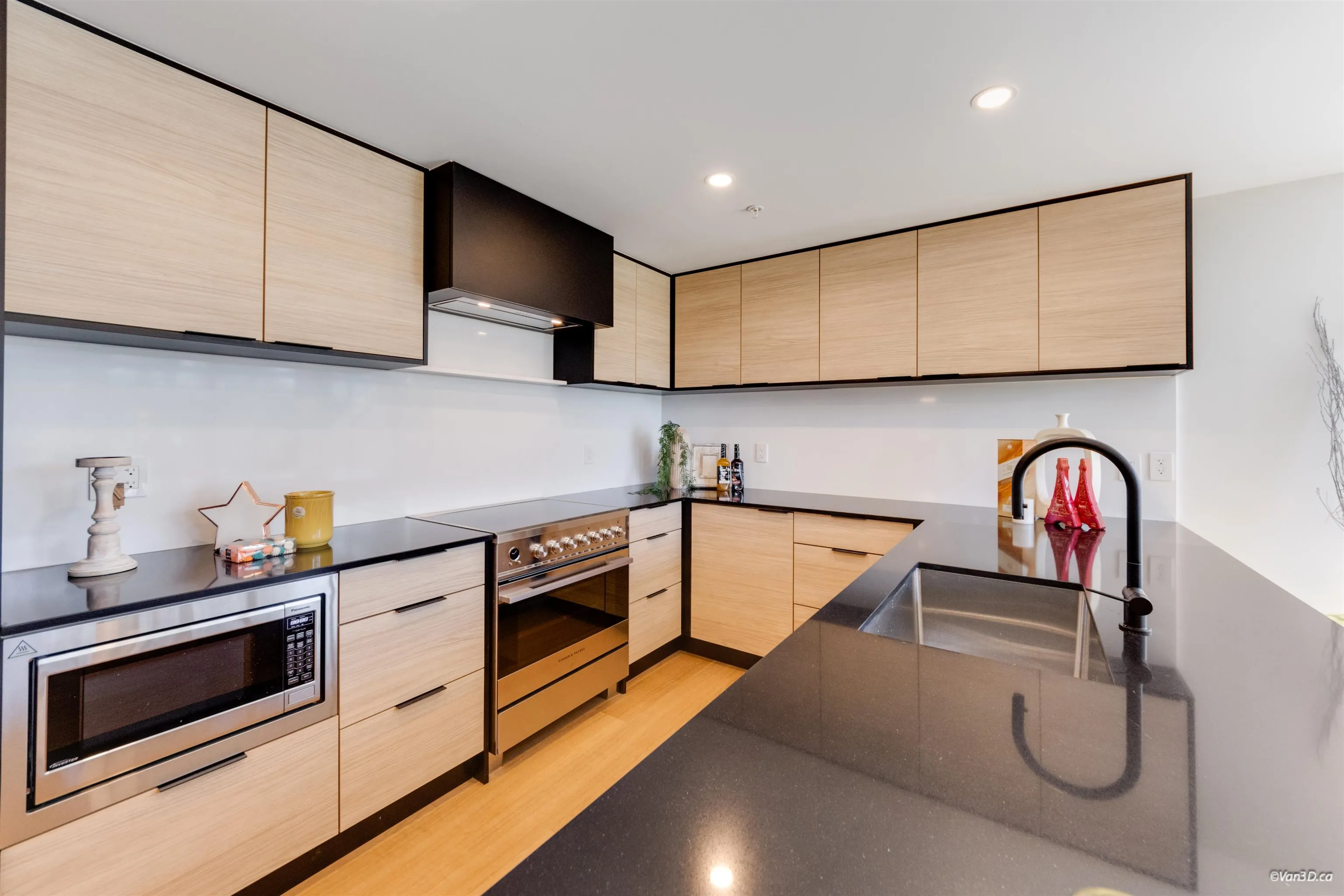 6485 Manitoba Street #302